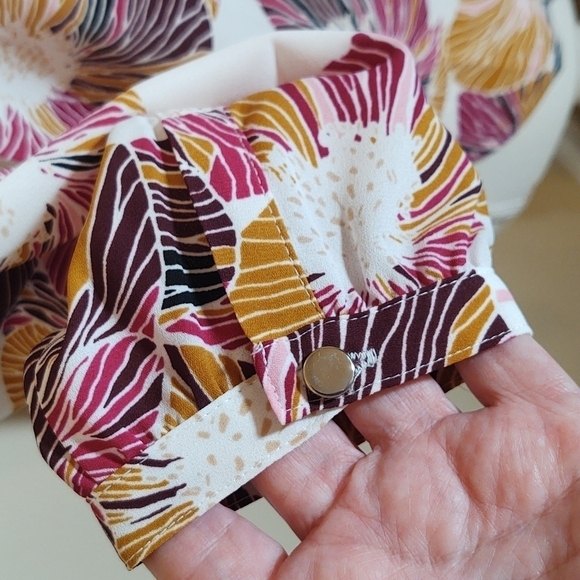 JM Collection Wildflower Mix Women's Blouse - Picture 3 of 7